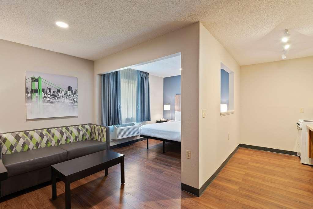 Extended Stay America Select Suites - Charlotte - University Place - E  McCullough Dr, Charlotte – Updated 2023 Prices